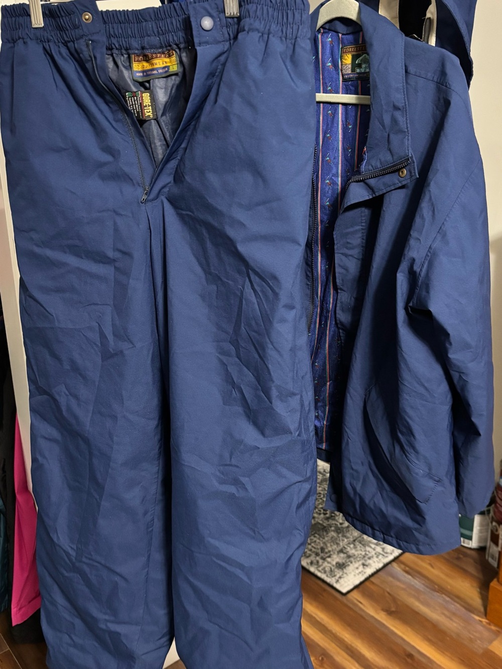 GORE-TEX Men's Rain Jacket, Pants and Hat in Navy Blue
